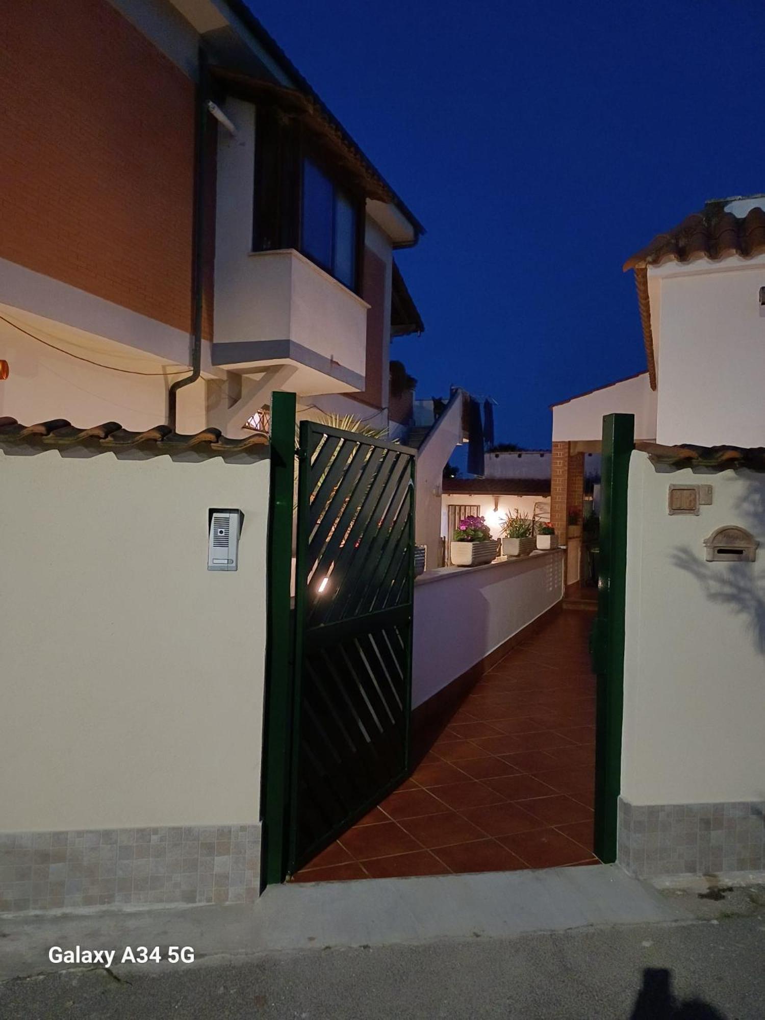 Civico18 Lägenhet Fiumicino Exteriör bild